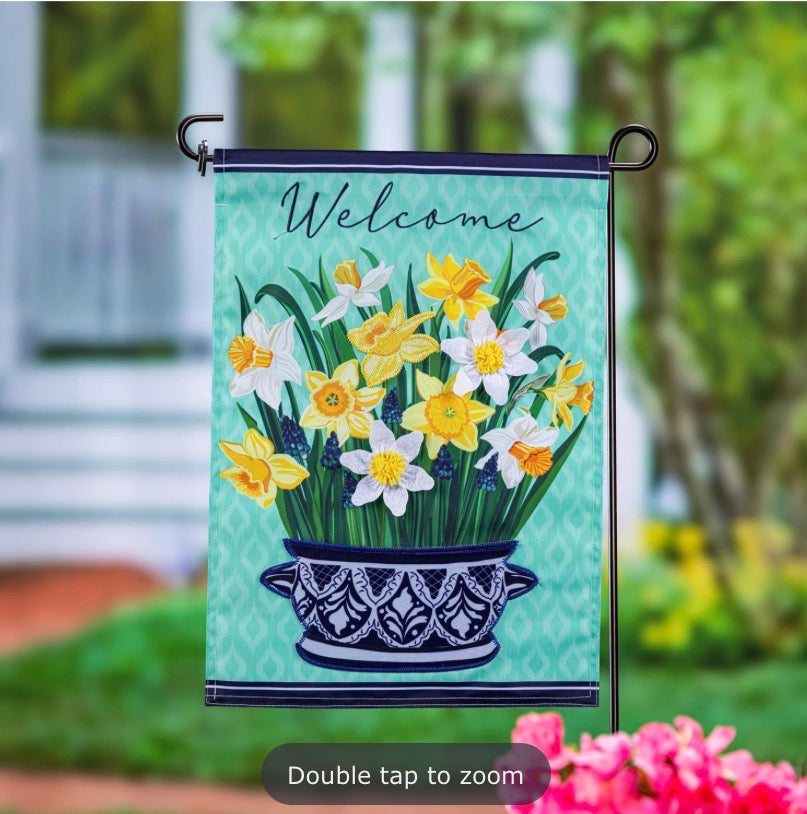 Delft Daffodil Flag Evergreen AP6D2HAGF225