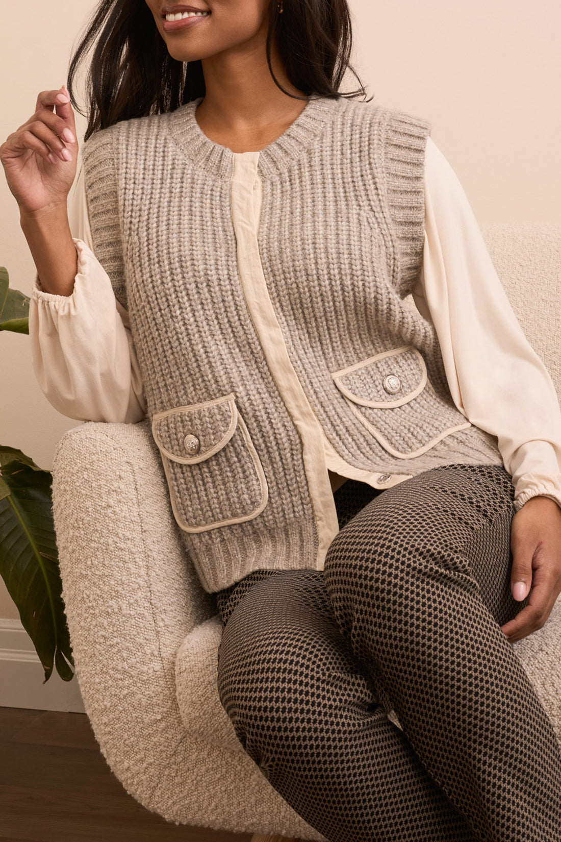 Sleeveless Vest With Pockets Tribal 2368O-3976
