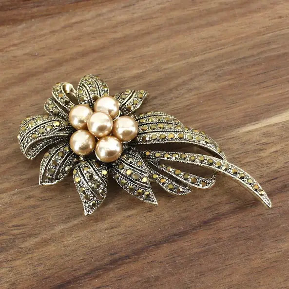 GD Rhinestone Adorned Vintage Ribbon Flower Brass Brooch Pretty Persuasions B25013-01
