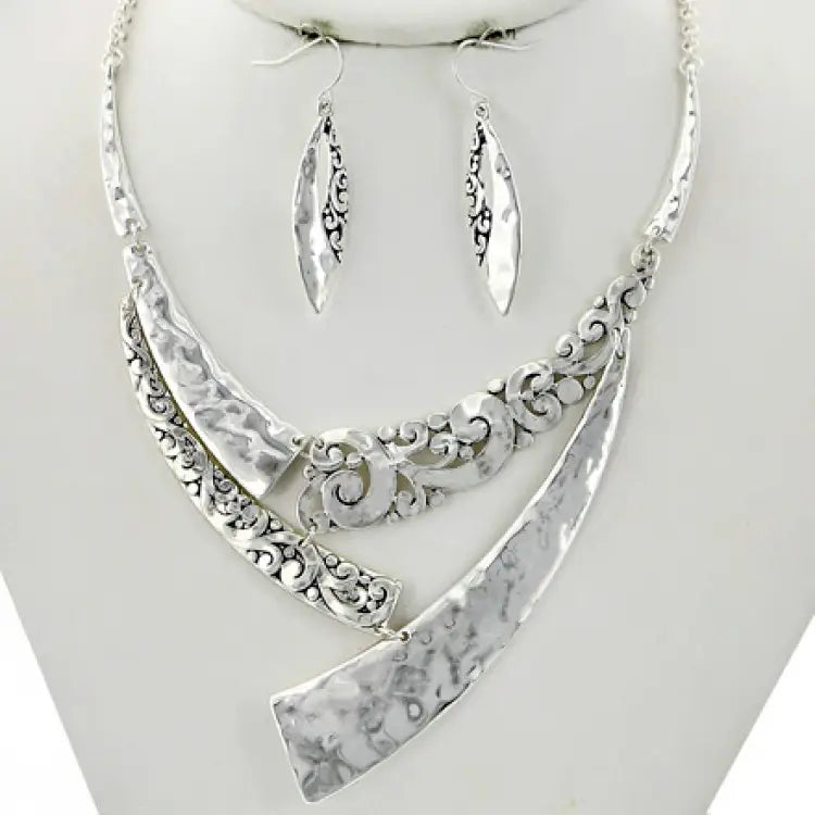 Antique Silver Filigree hammered Bib Necklace Set 0011 Premiere FR2415